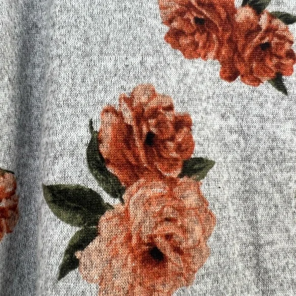 [SOLD] [Free add on with purchase] Flower print sweater - Picture 5 of 5